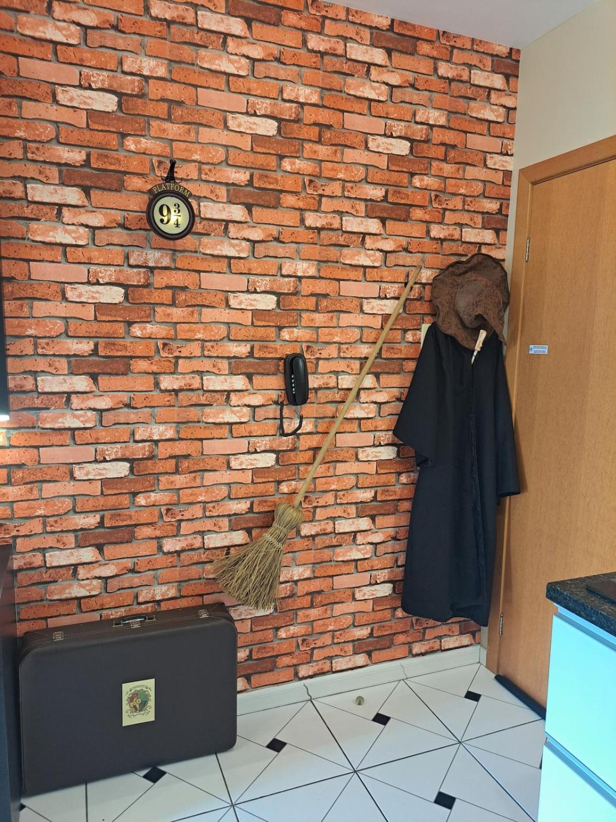 Apartamento Studio Tematico Harry Potter Quarto Secreto Hp Com Piscina Melhor Preco No Airbnnb